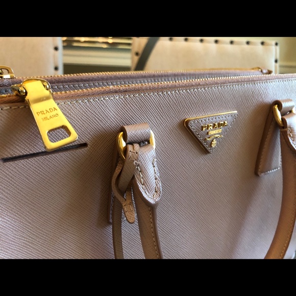 Prada Saffiano Luxe tote small - Picture 3 of 5